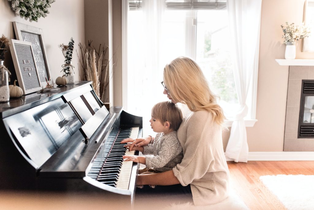  A mother and Child at the piano